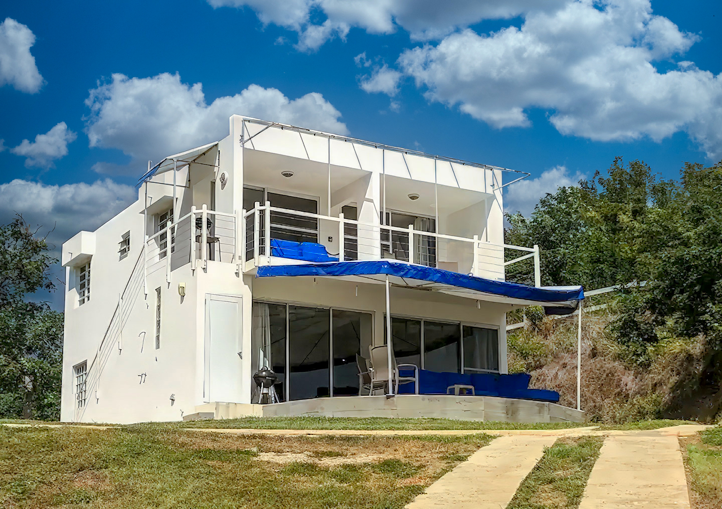 Zoni Breezes-Zoni Retreat, 6 bed, 3 bath, 3 units, $695,000